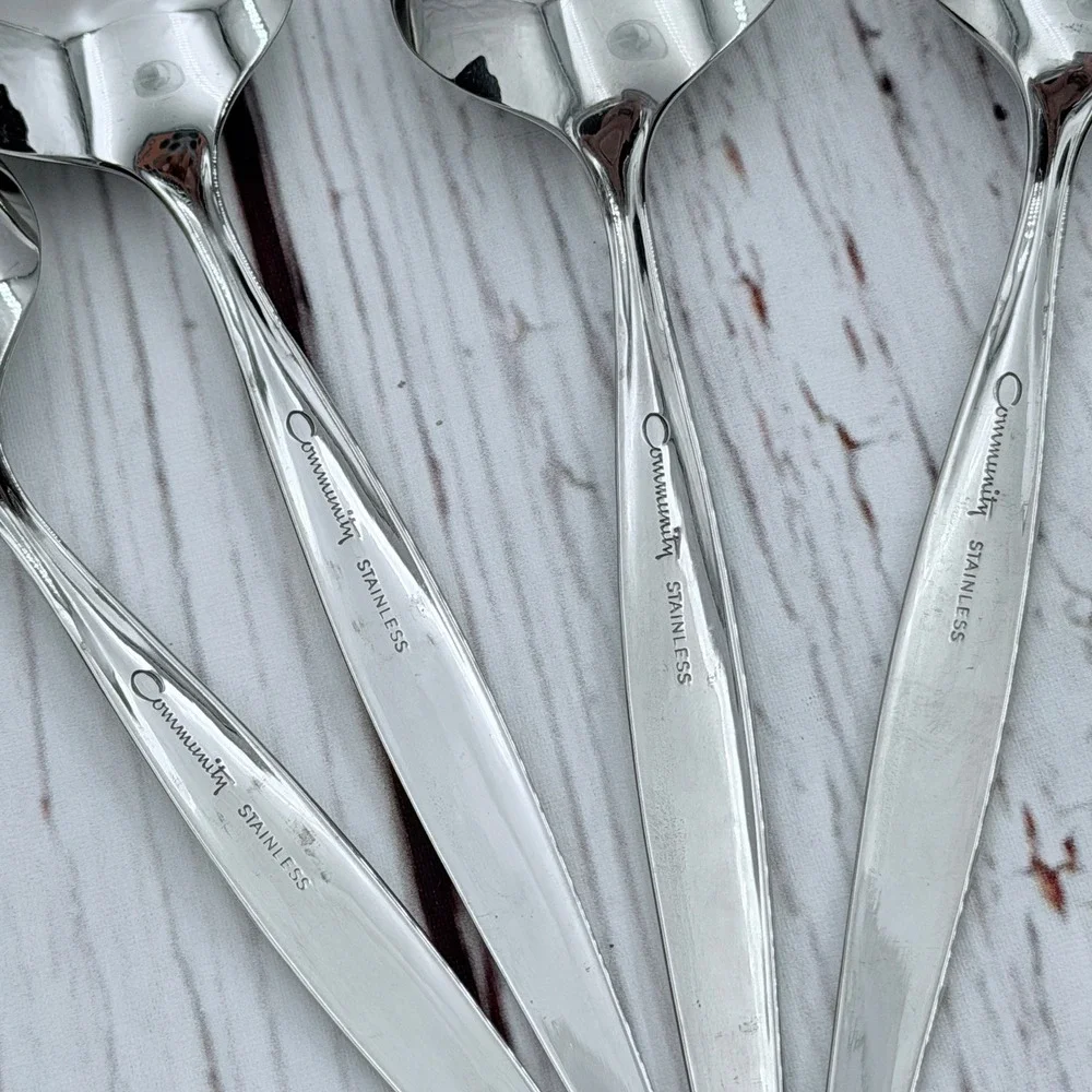 Oneida Community Venetia Stainless Oval Soup Spoons Set of 4 MCM Scalloped Edge‎